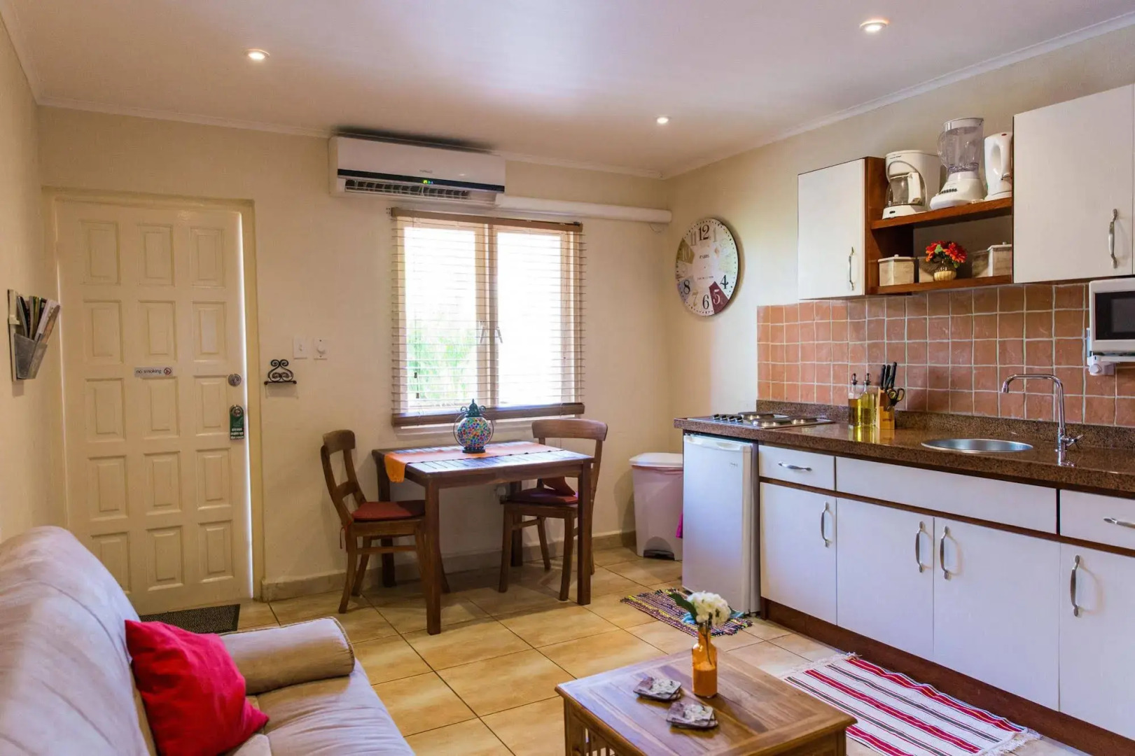 Cariñas Studio Apartments