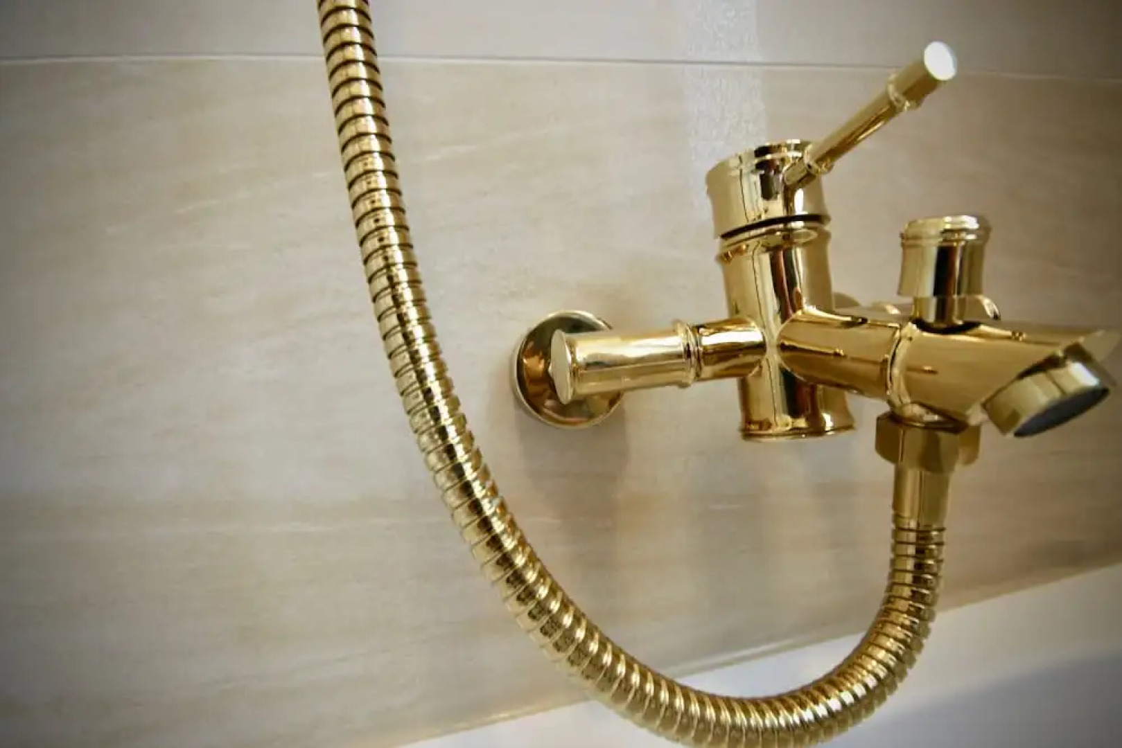 a-domo Apartments Oberhausen - Moderne Wohnungen und Studio Apartments - Gute Anbindung ideal für 1 - 5 Personen