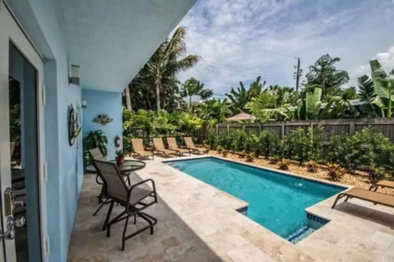 Inn On The Drive ( Adults Only)