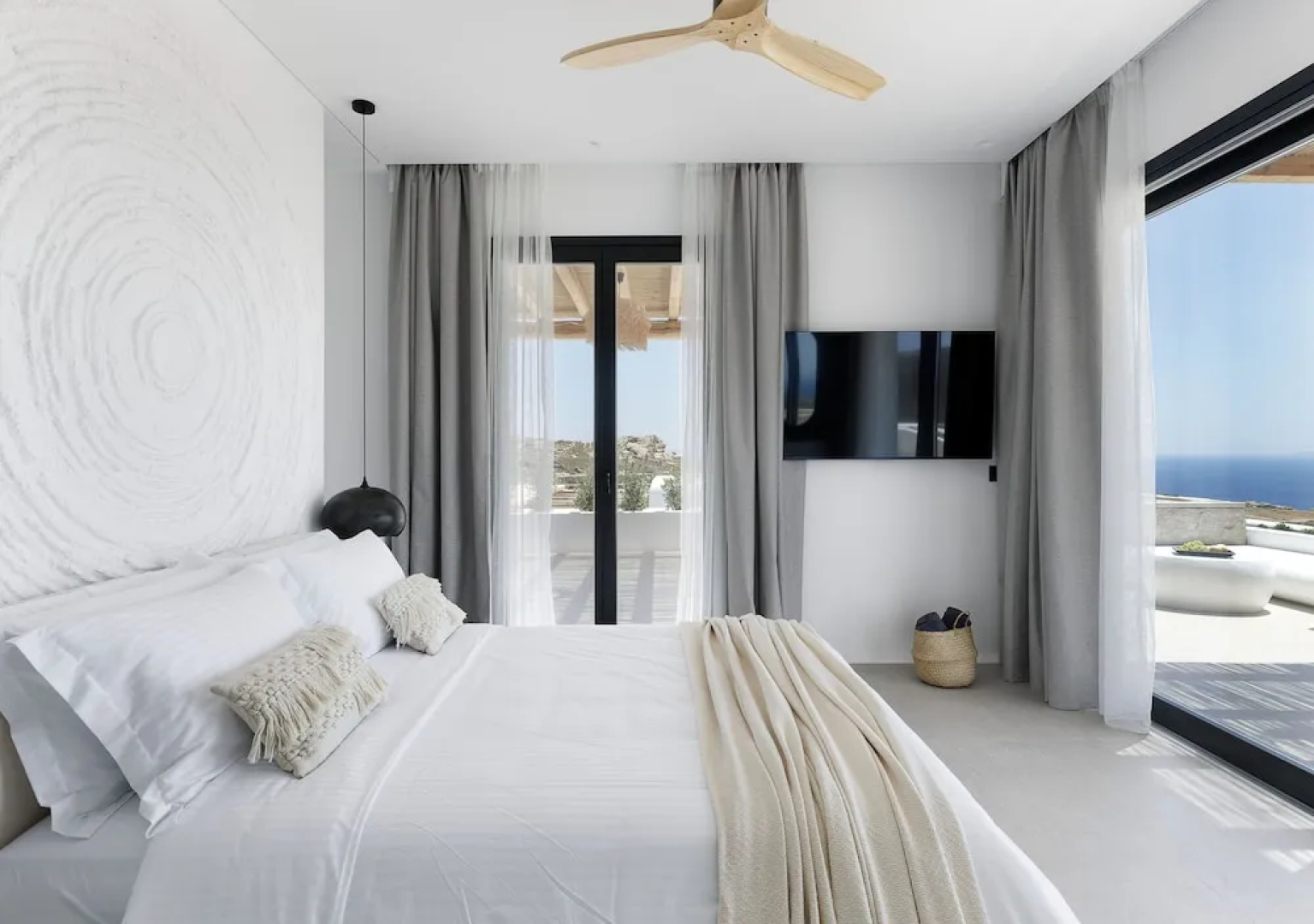 WhiteArt Suites