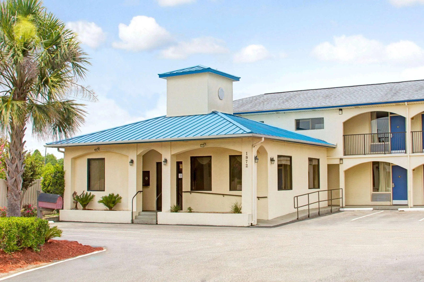 Super 8 by Wyndham Walterboro