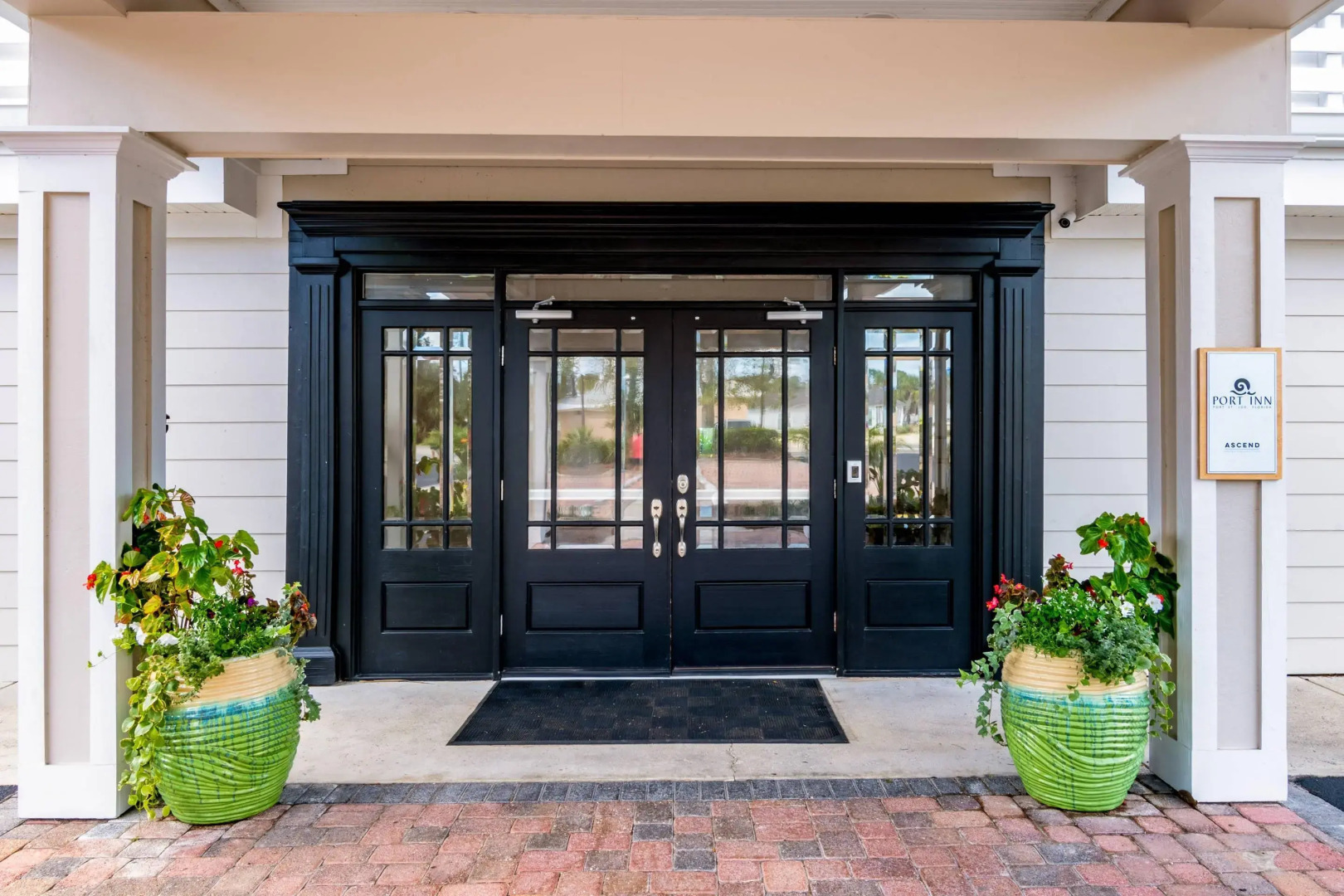 The Port Inn and Cottages, an Ascend Collection Hotel