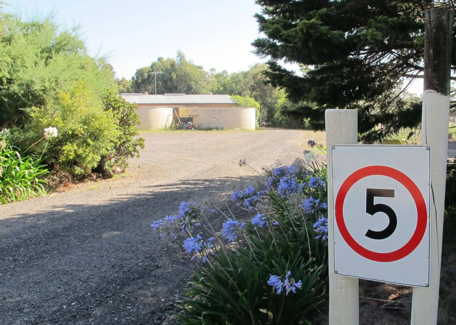 Ebony Quill Cottages