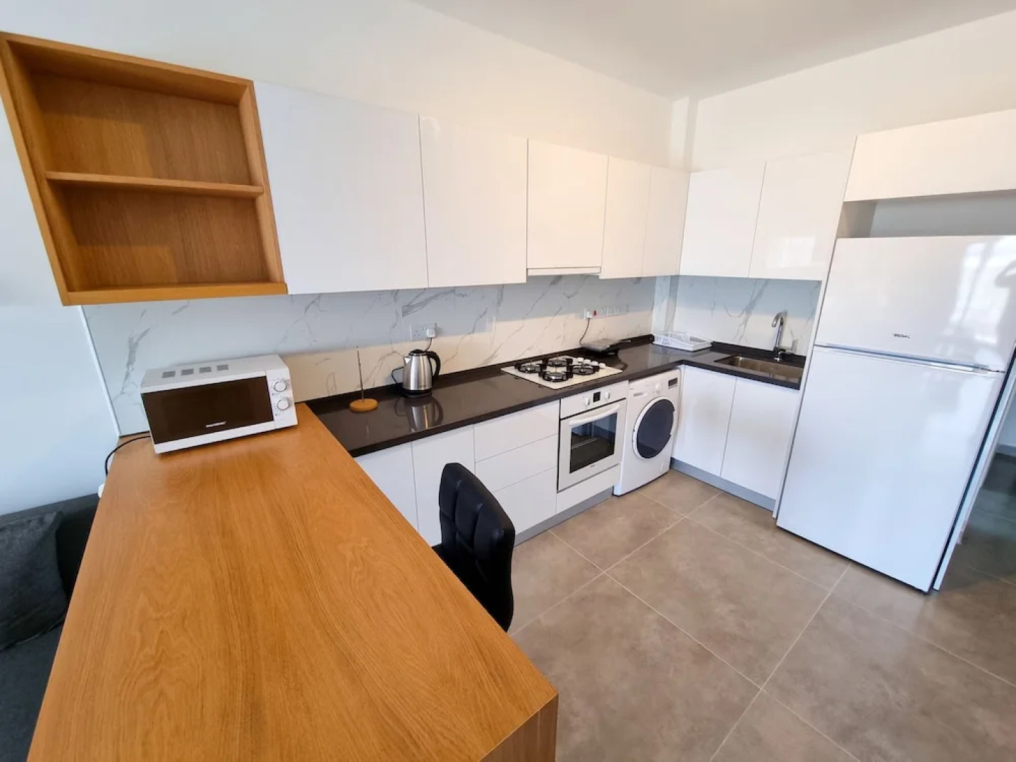 Helena Pool Apartments