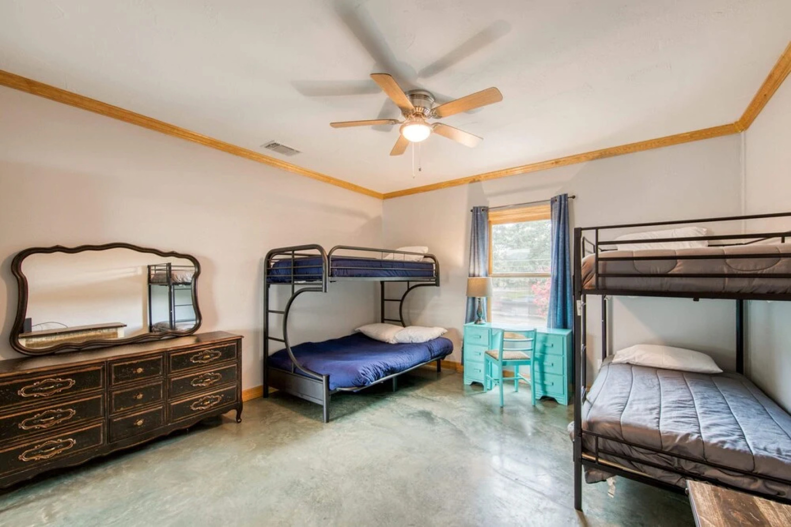 River Oaks Lookout - Unit B