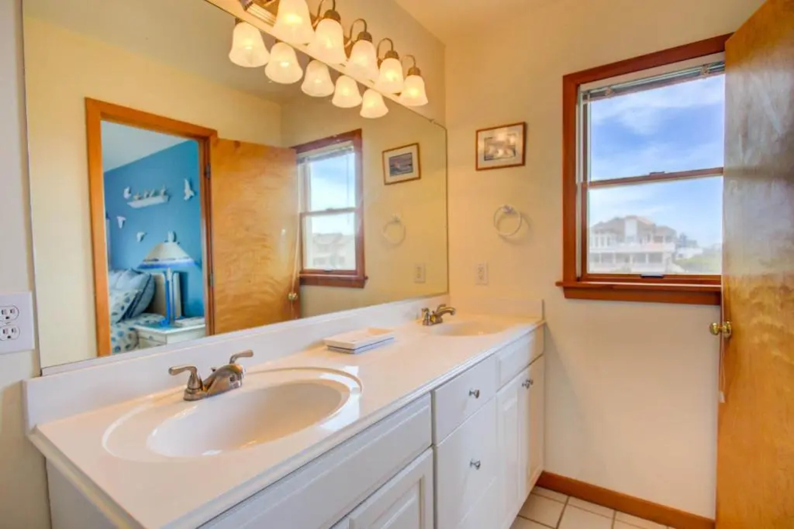 1240 Whale Song I Ocean View