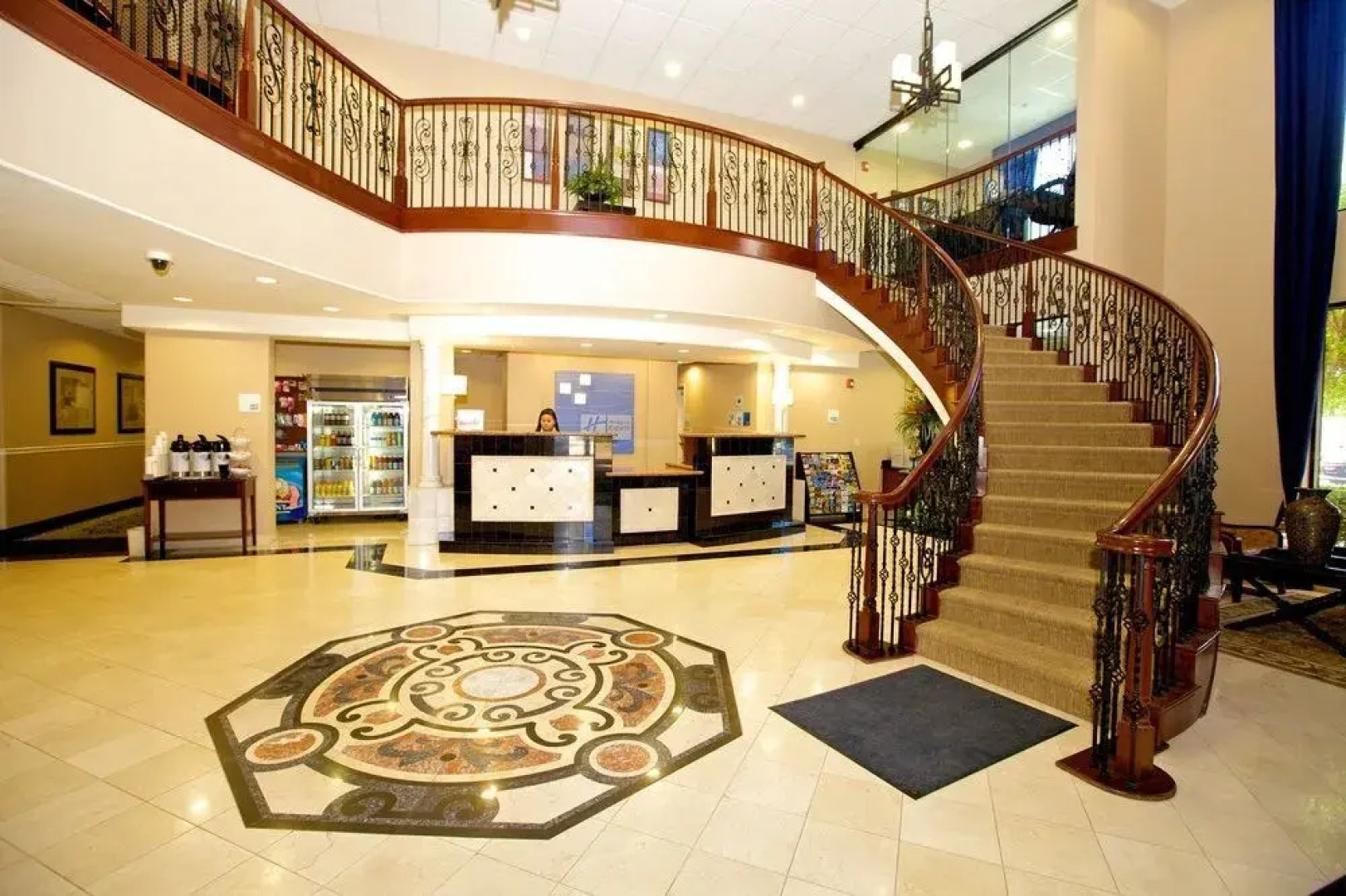 Holiday Inn Express & Suites Lathrop