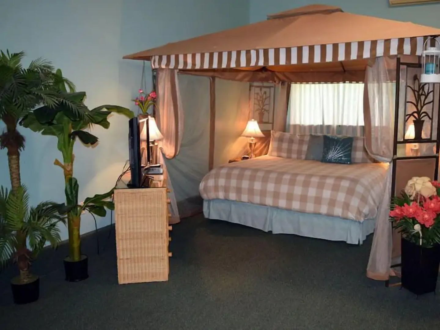 The Seasons Inn at Nicks Place