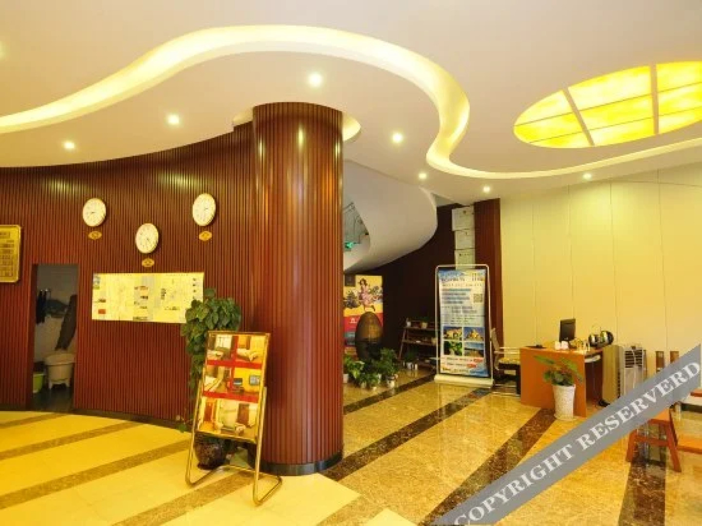 Sunday Holiday Hotel