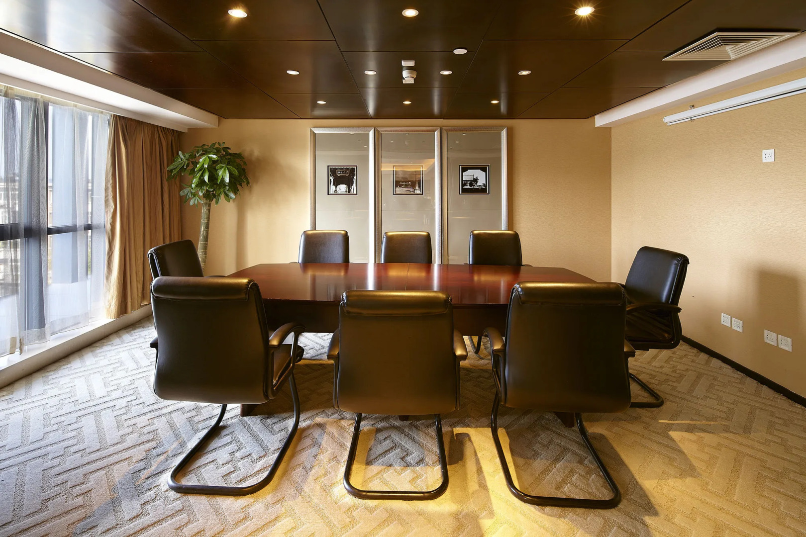 The Lake View Hotel Beijing