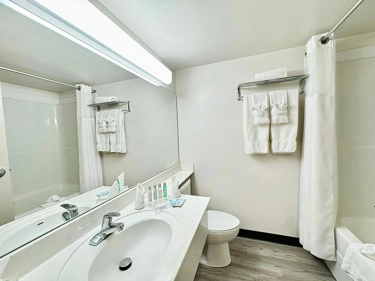 Divya Sutra Plaza and Conference Centre Calgary Airport