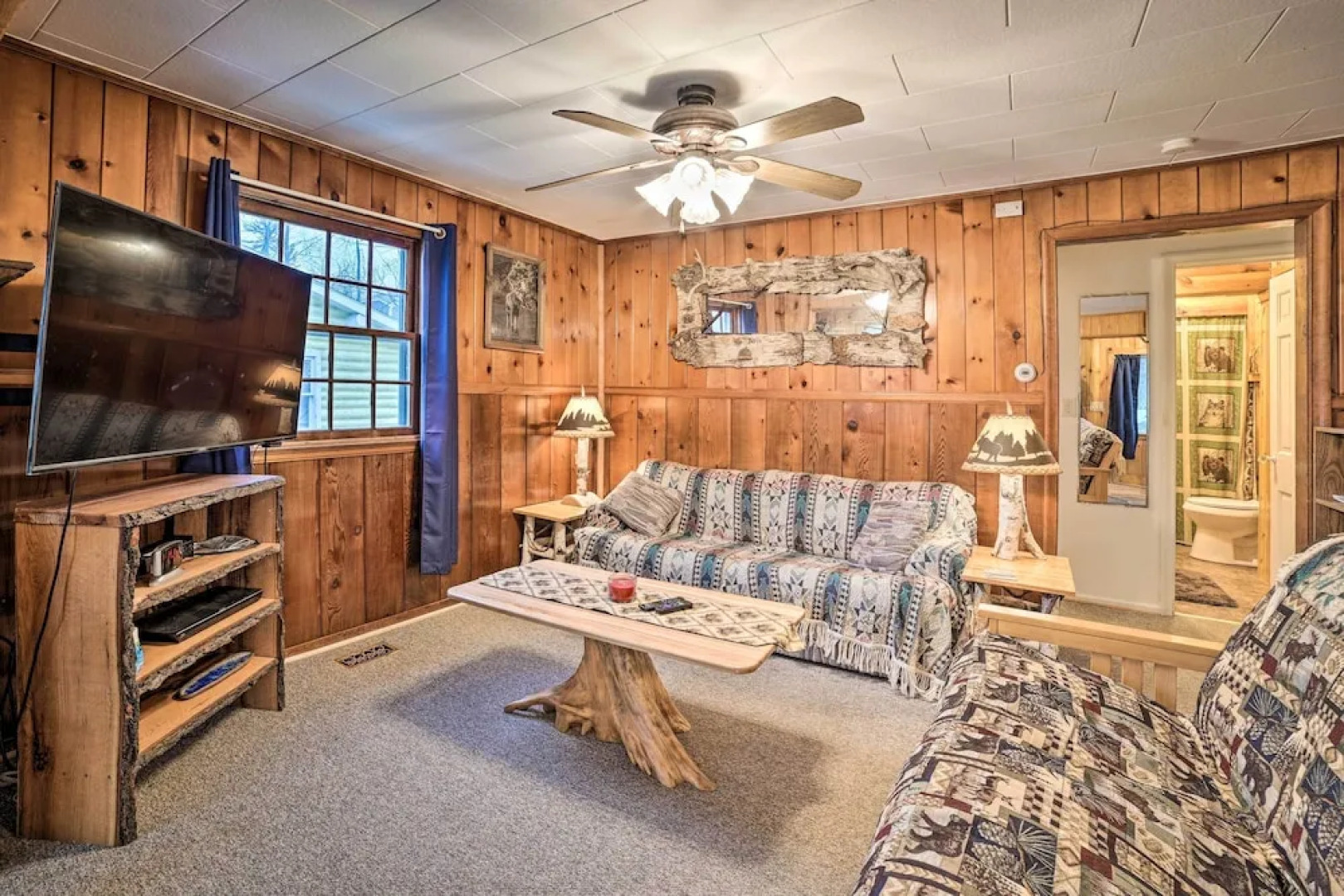 Cozy & Rustic Cottage With Houghton Lake Access!