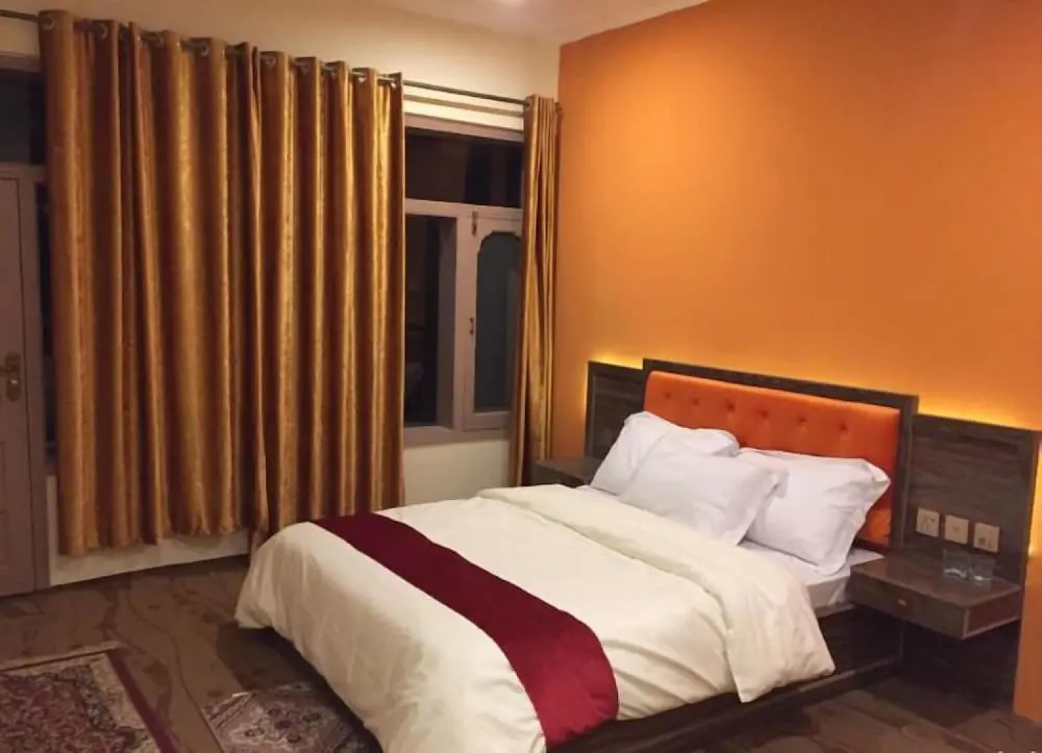 Northern Sapphire Hunza