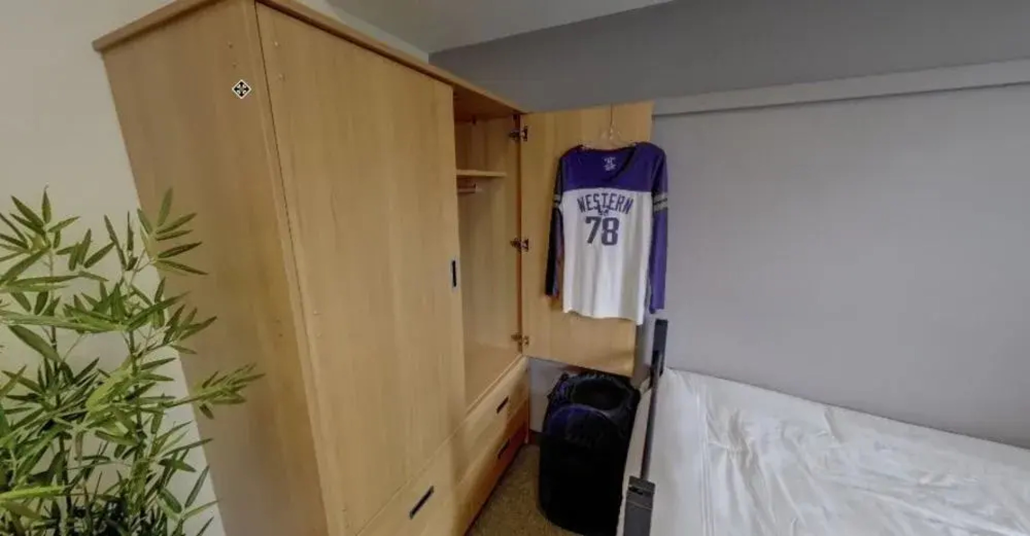 Western Bed and Breakfast - Ontario Hall