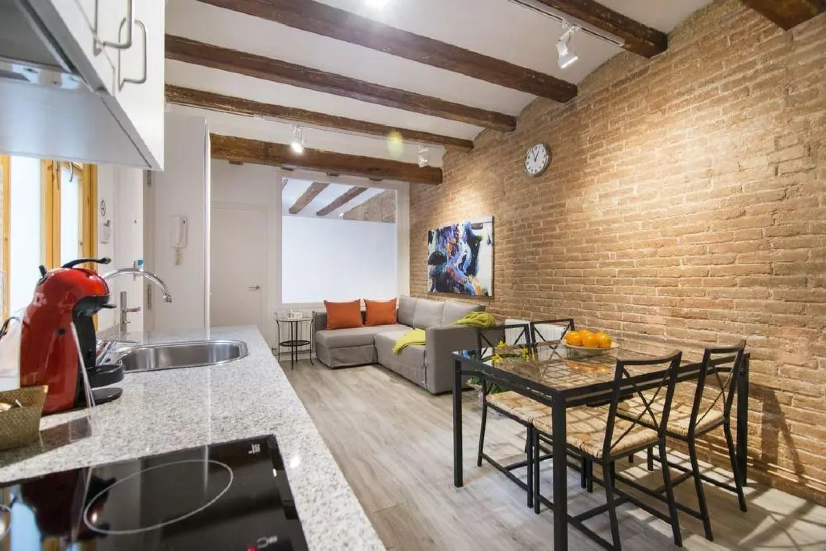 Happy People Ramblas Harbour