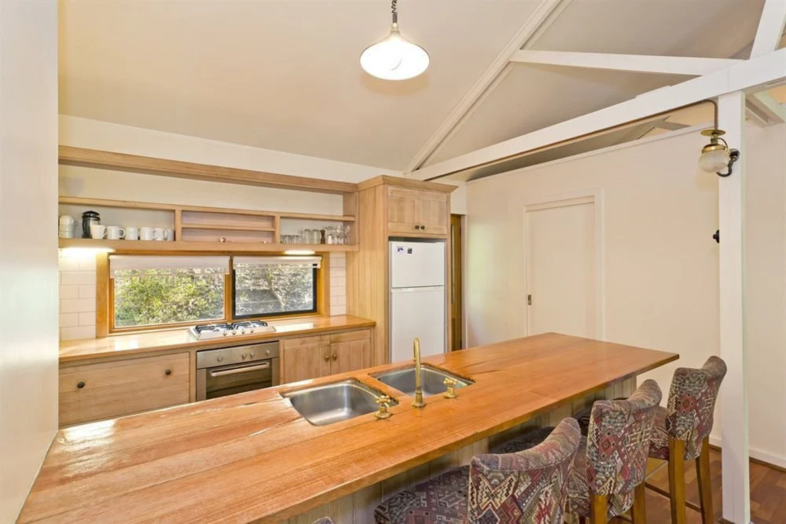 King Parrot Cottages