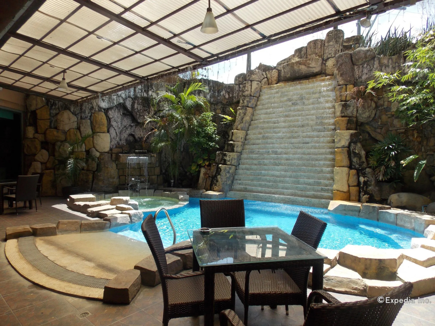 Goldenfield Kundutel Hotel