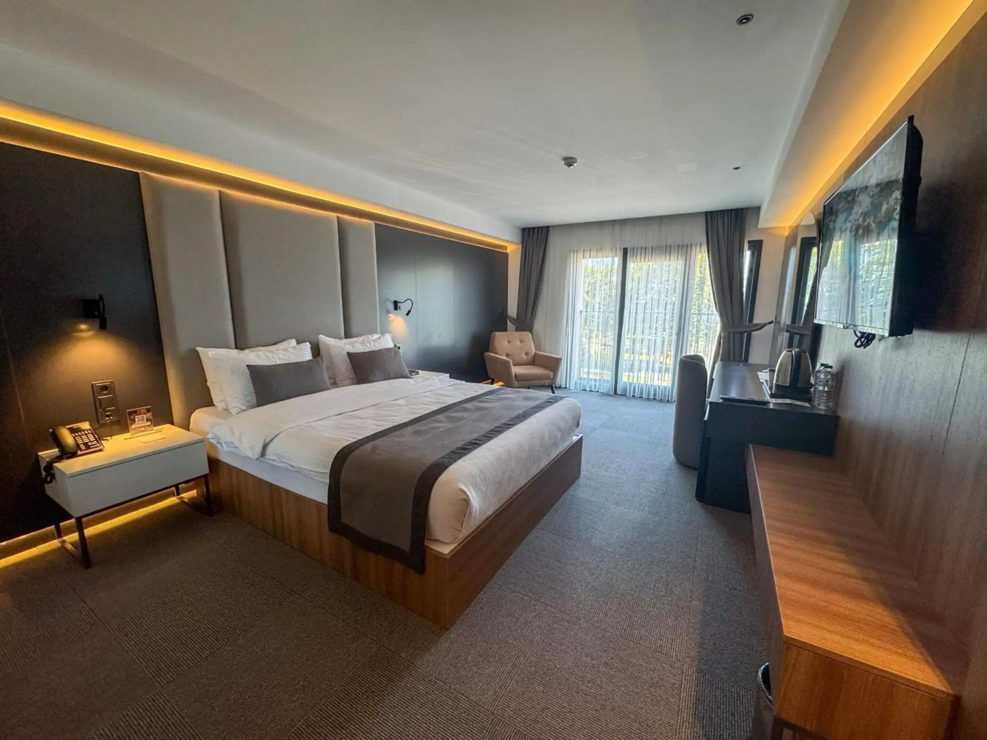 Sera Lake Center Hotel