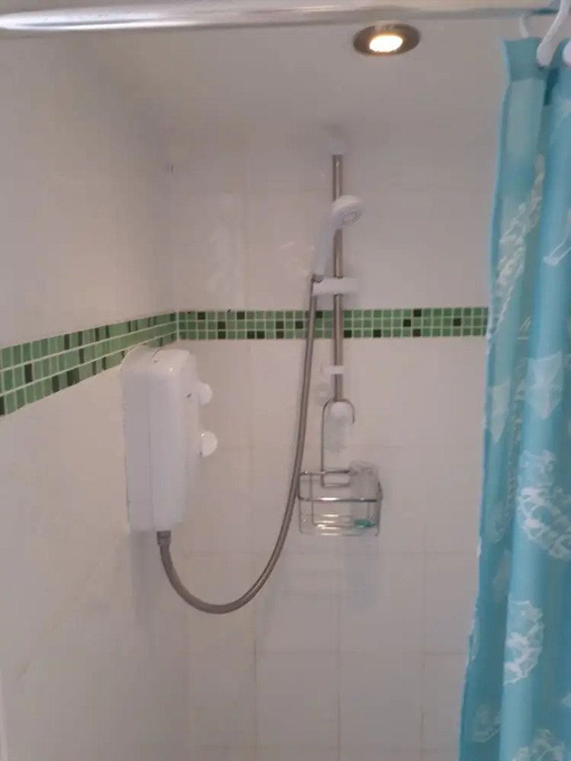 1 Bed Flat - Sleeps 2 - Pets - Garden - Parking