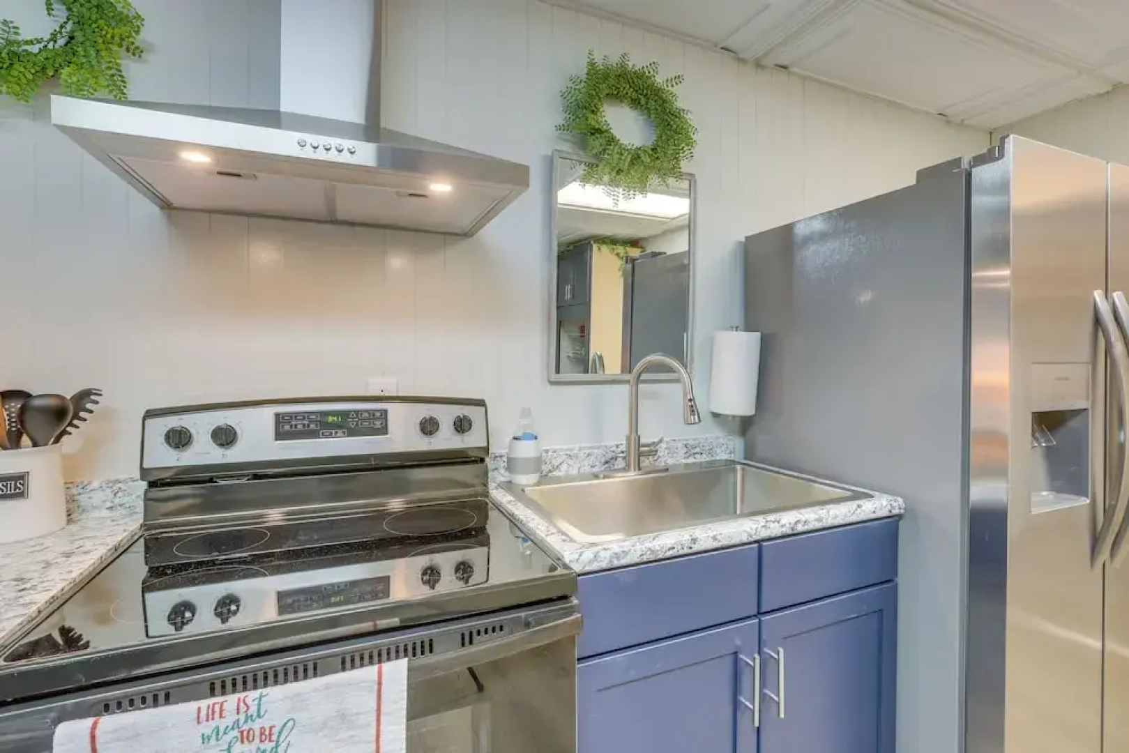 Downtown Lineville Vacation Rental ~ 10 Mi to Lake