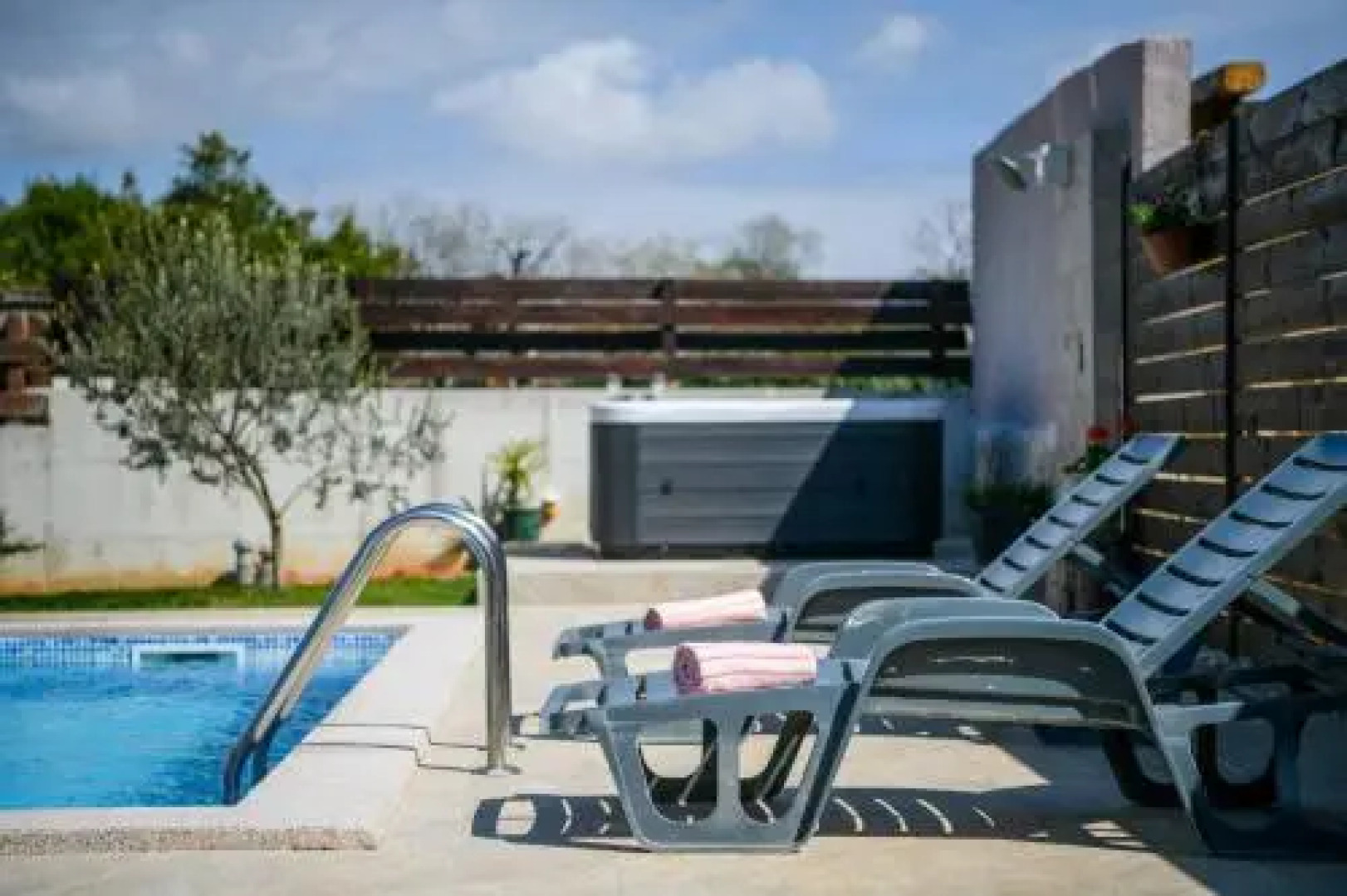 Bobo Family house with pool