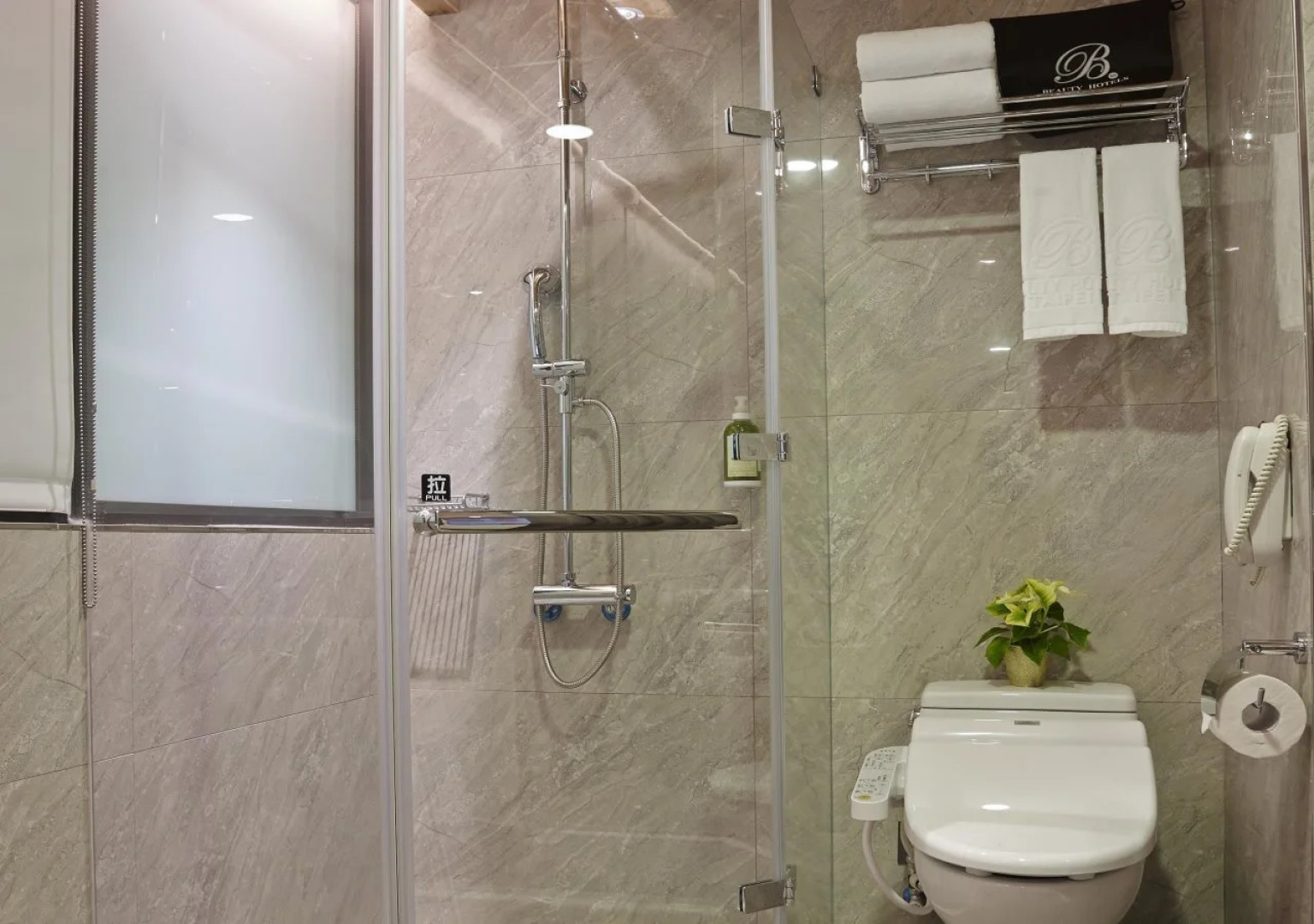 Beauty Hotels Taipei - Hotel Bstay