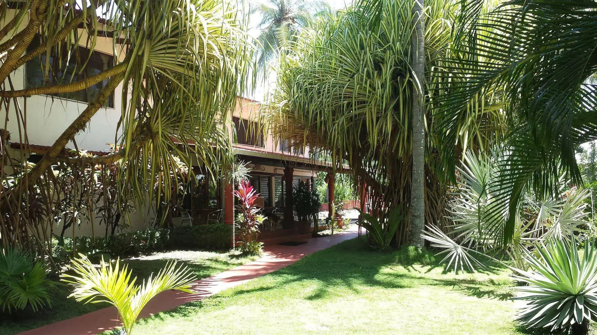 Beso del Viento - Adults Only