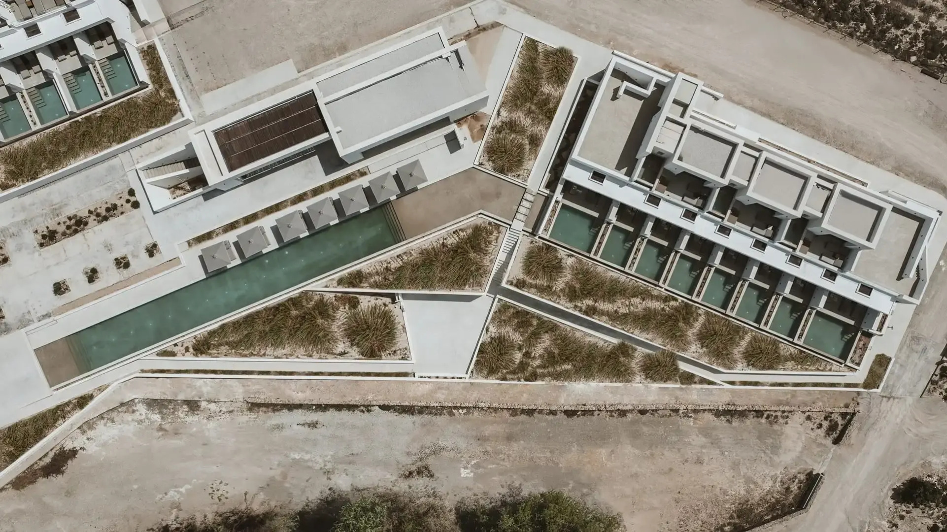 White Coast Pool Suites