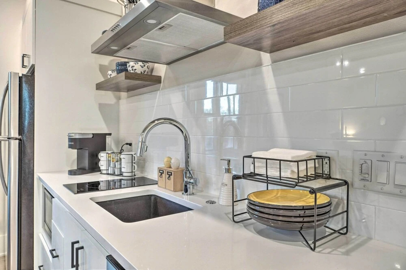 Airy Bentonville Studio < 1 Mile to City Square!