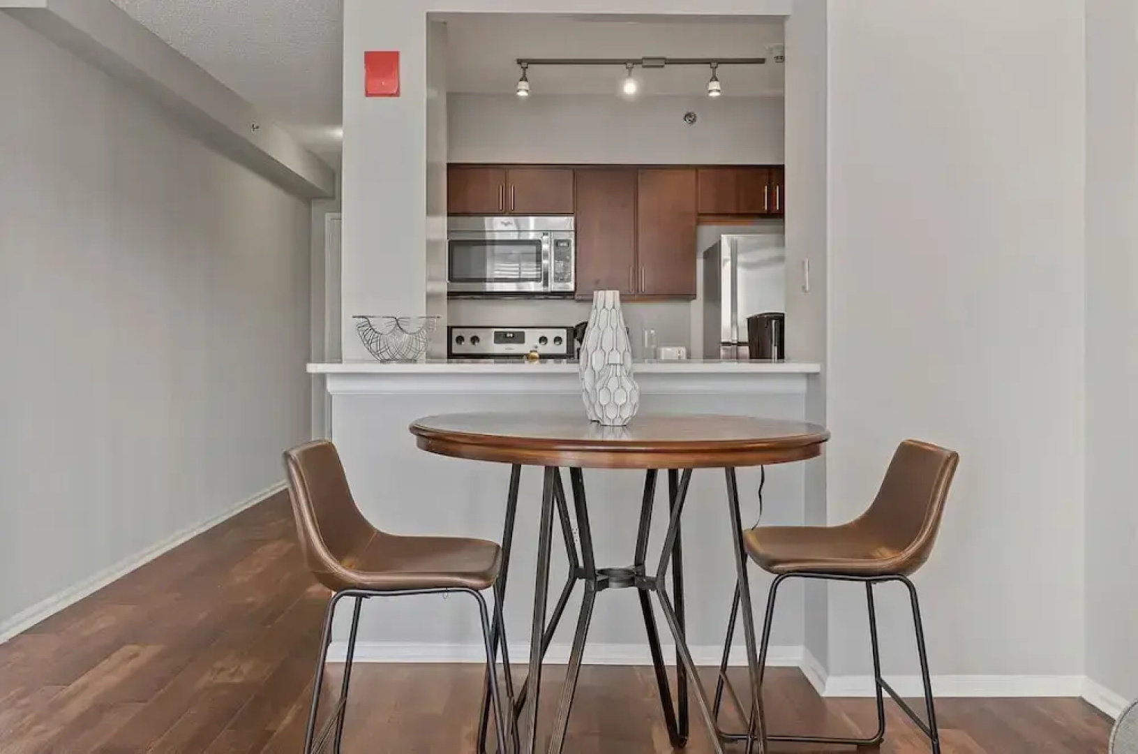 15 Bank Street - BSC-207L