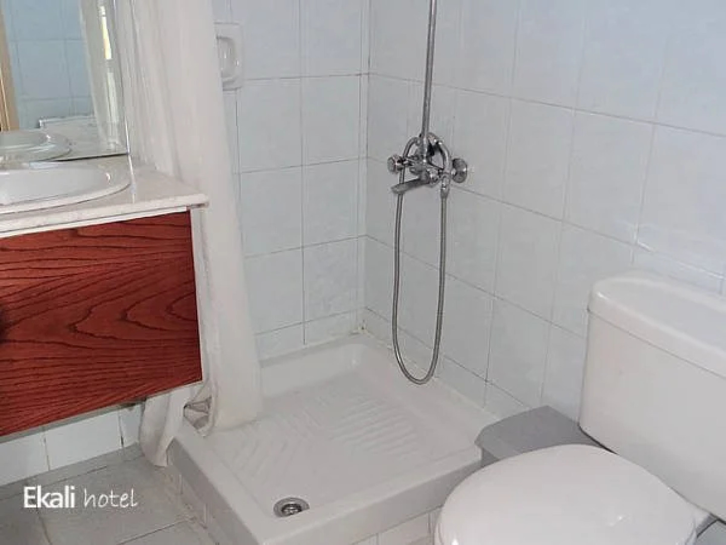 Ekali Hotel