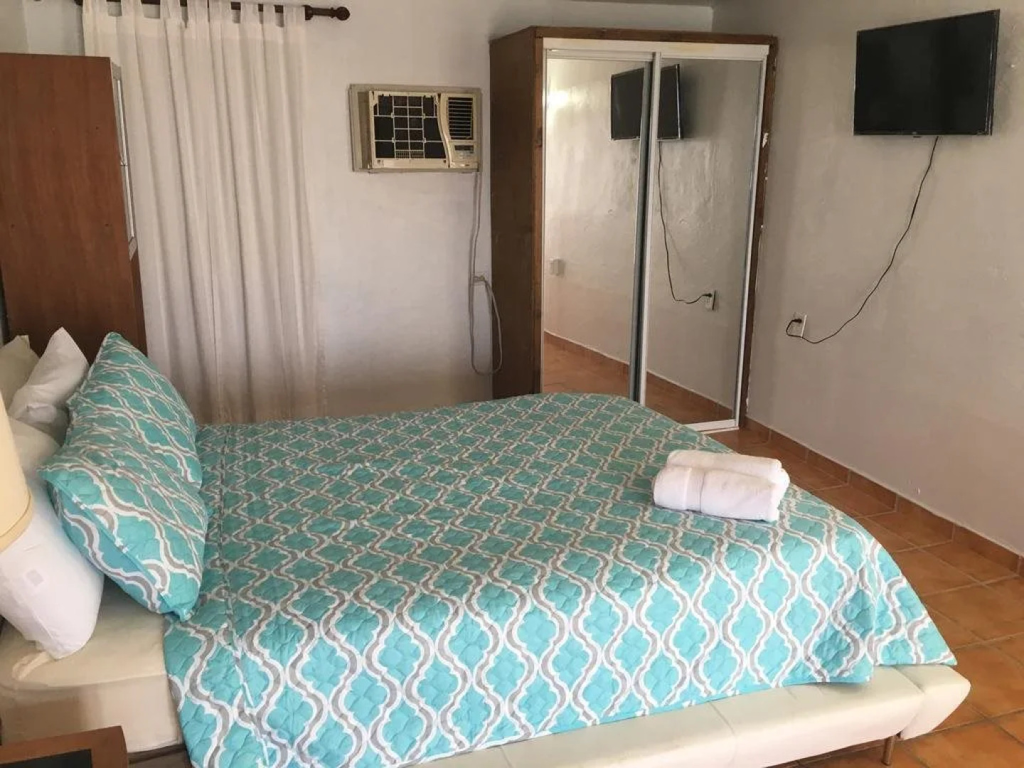 Discovery Inn Suites at 681 Ocean Drive