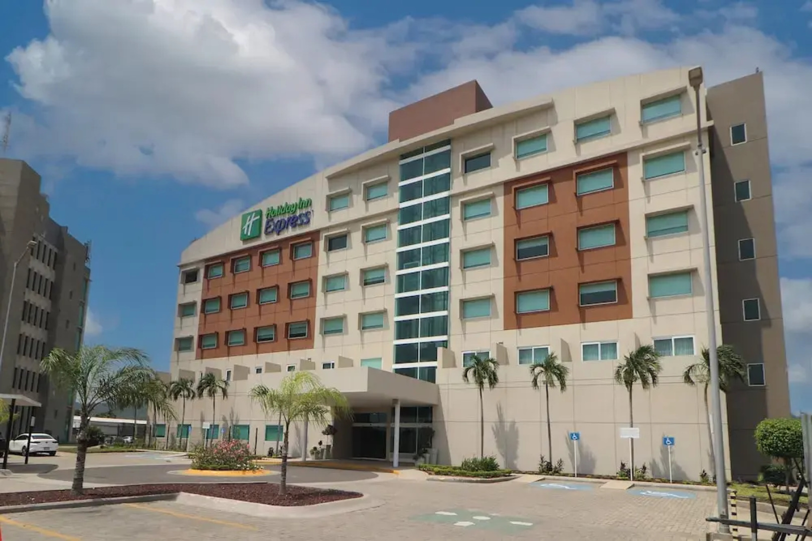 Holiday Inn Express Manzanillo