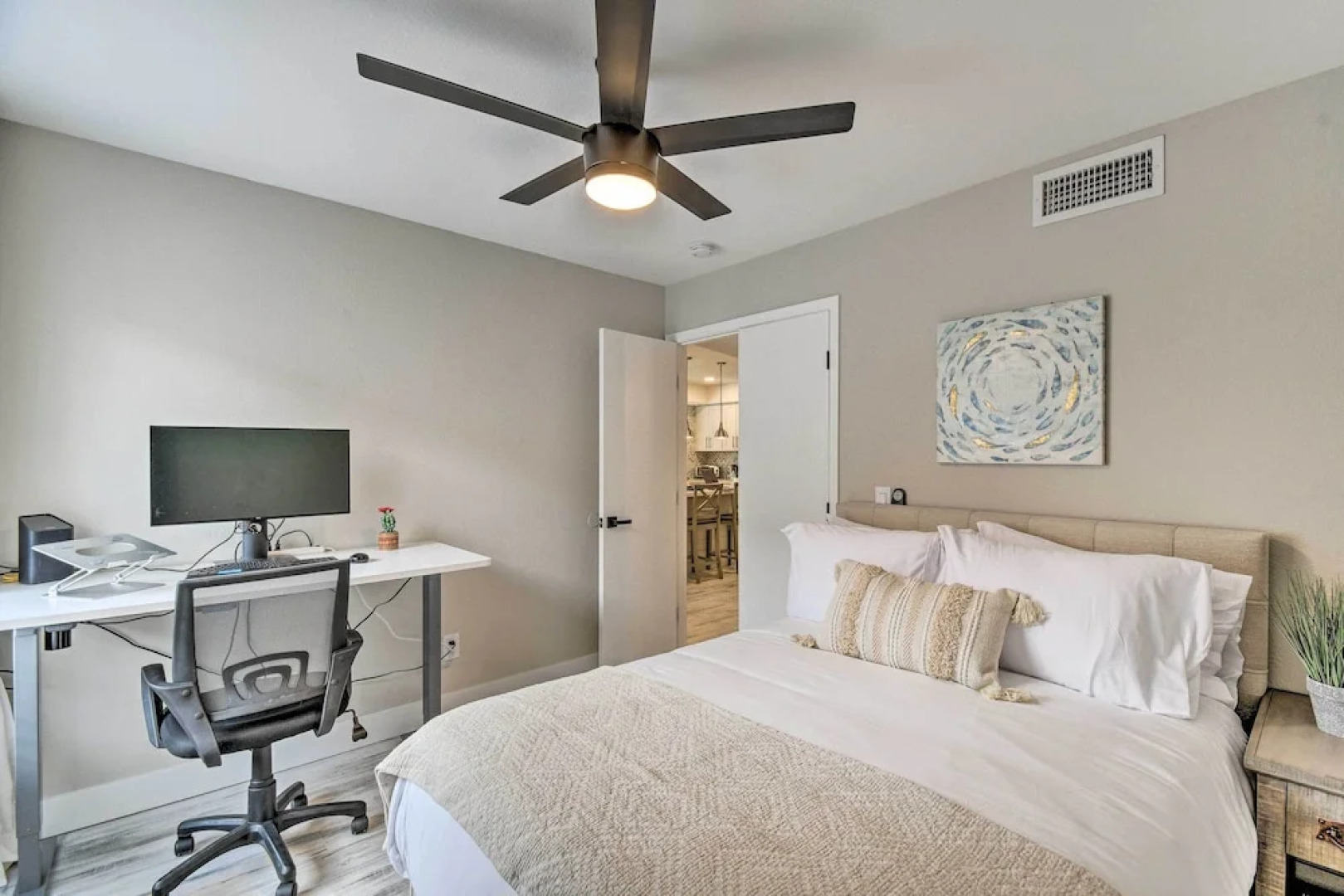 Peoria Oasis w/ Saltwater Pool & Putting Green!