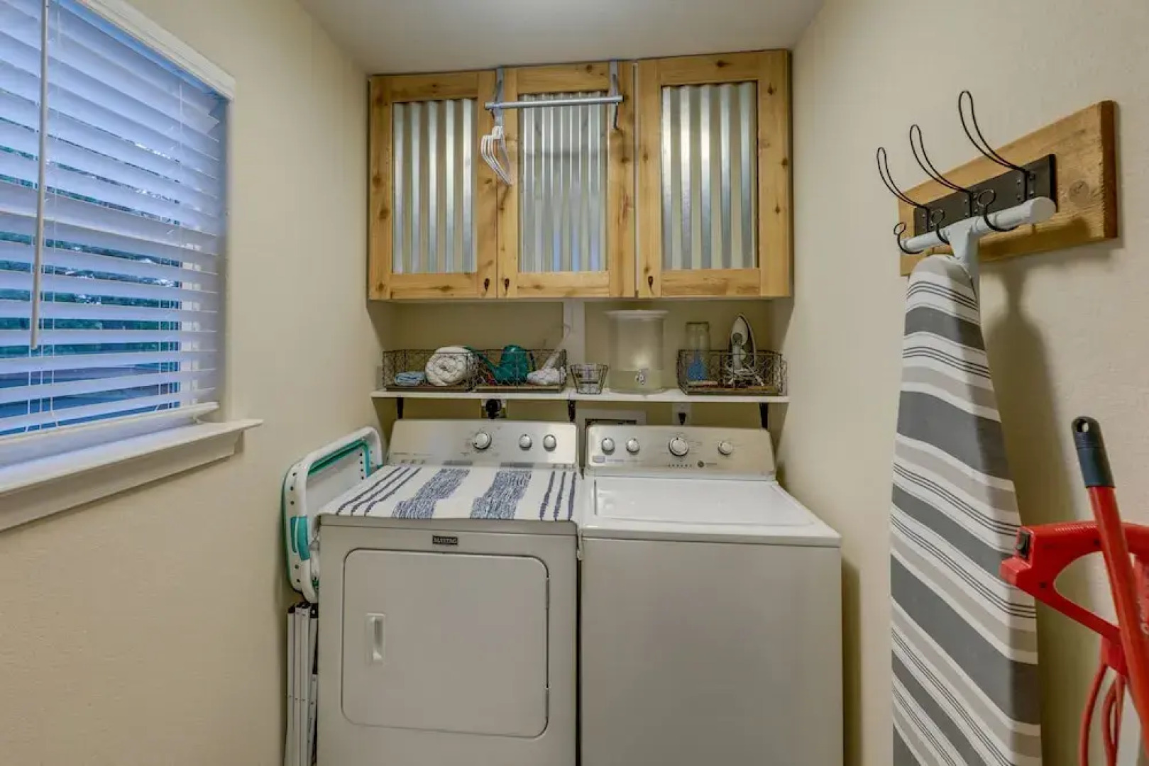 A-frame Cottage w/ Deck ~ 5 Mi to Lake Bastrop!