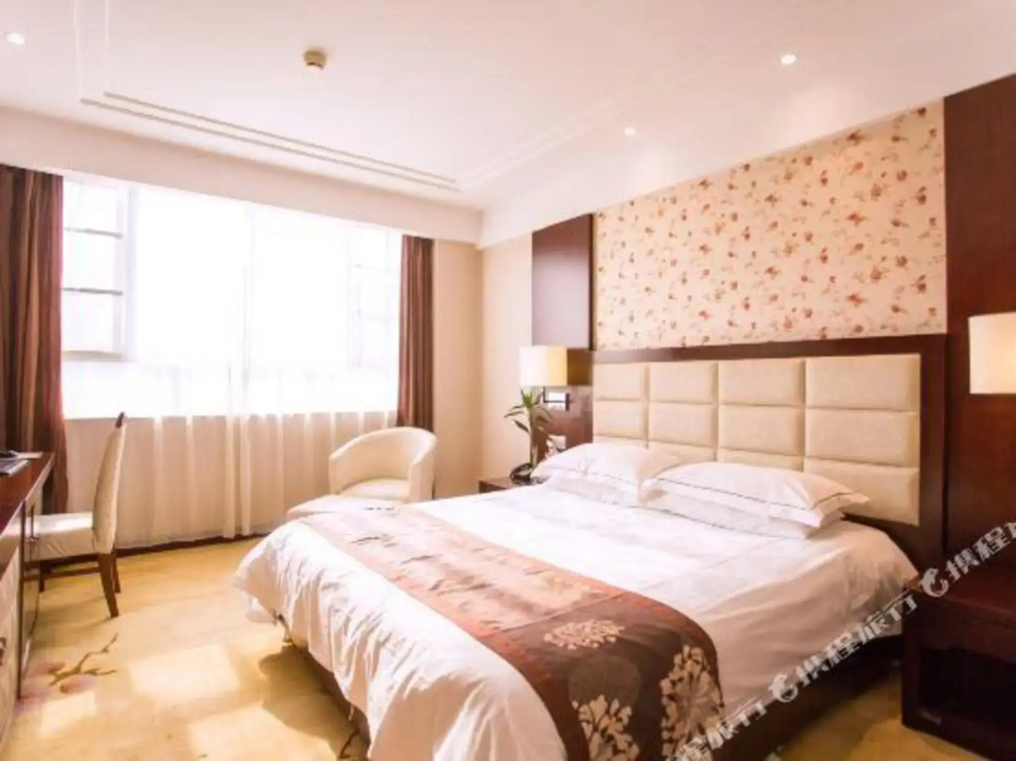 Jing Yue Sun Shine Hotel