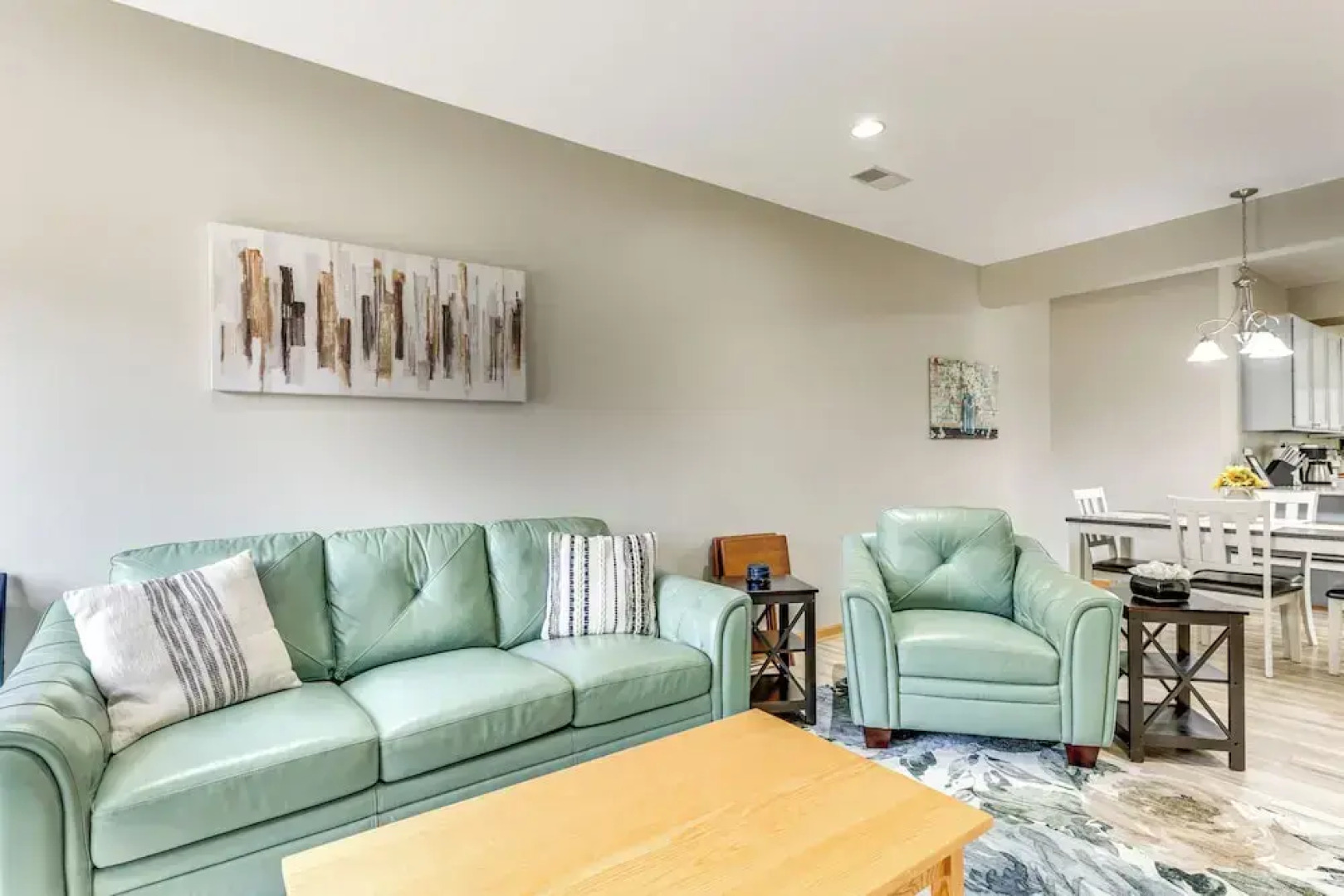 Lake Mills Retreat: 1 Mi to Beaches & Dining!