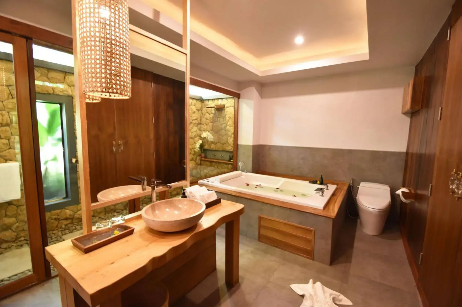 The Nine Thipthara Klongson Resort