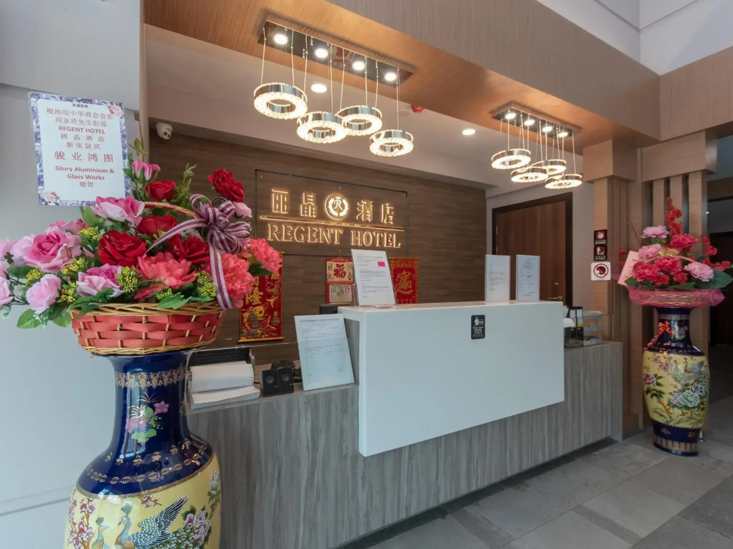 OYO 89375 Regent Hotel