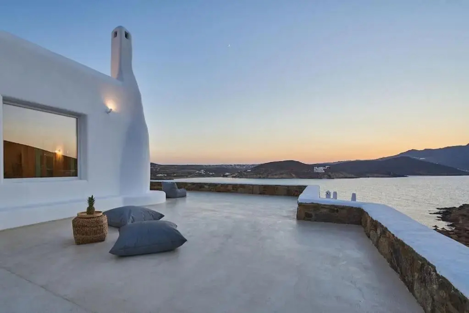 Private Villa Beachfront 30steps to Alemagou Beach