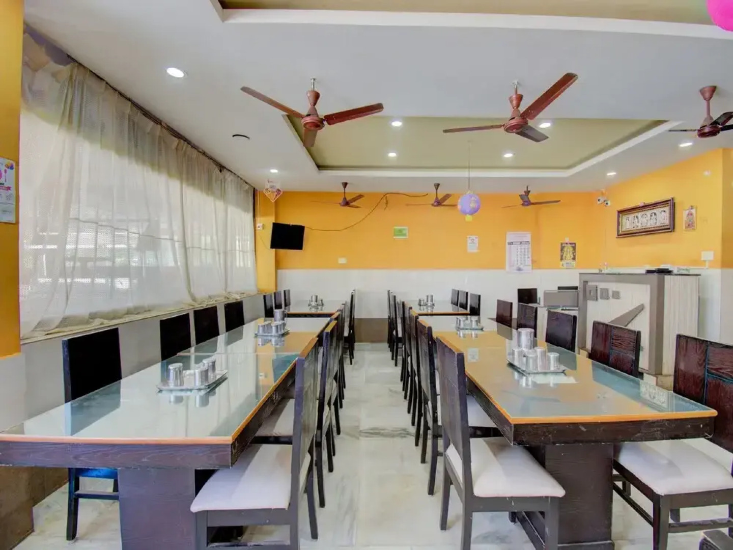 OYO 30435 Mahalashmi Park Hotel