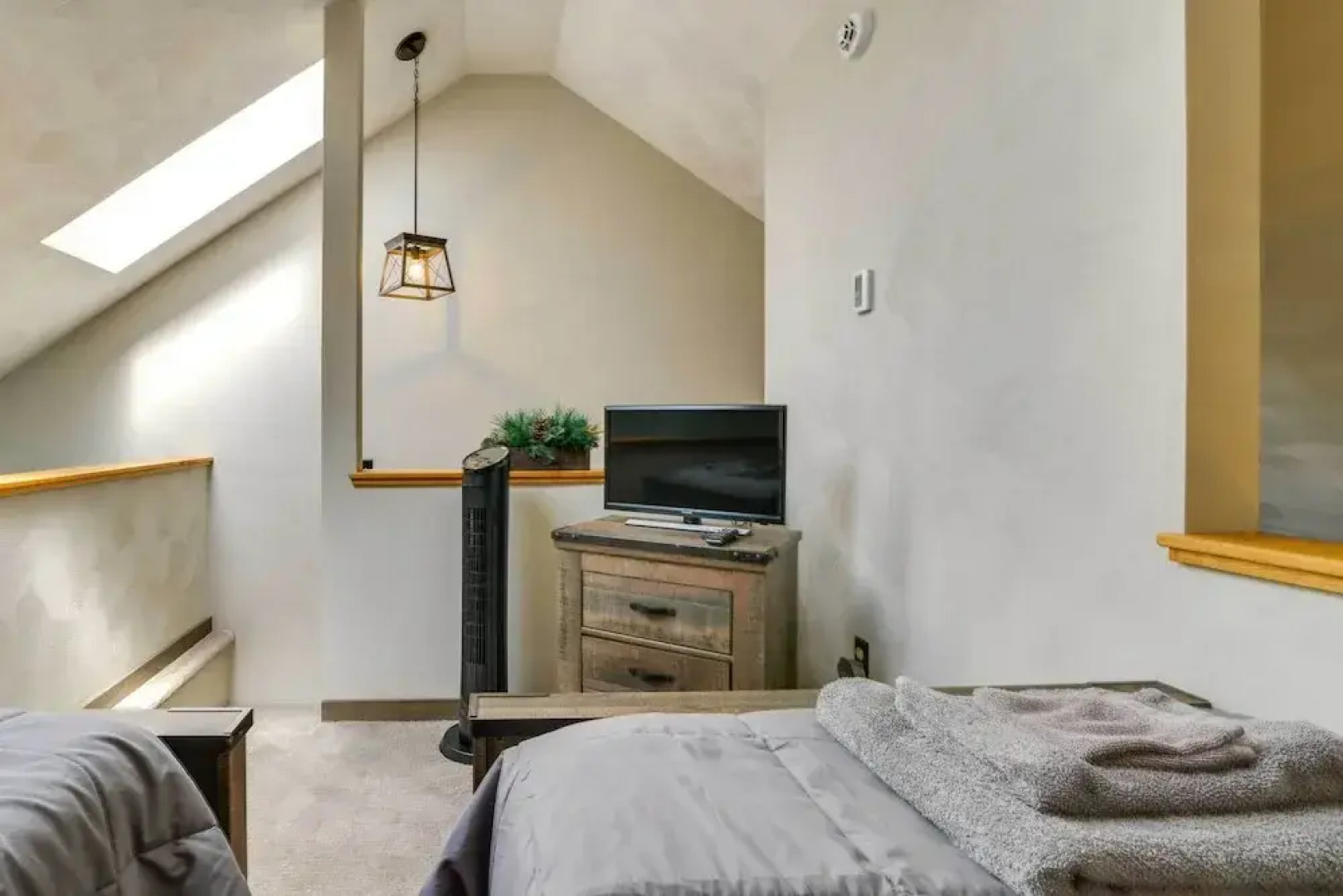 Somerset Townhome w/ Deck < 2 Mi to Ski Lift!