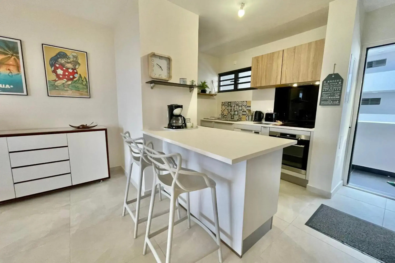 Mititai condo sea view & pool the quiet place near the airport