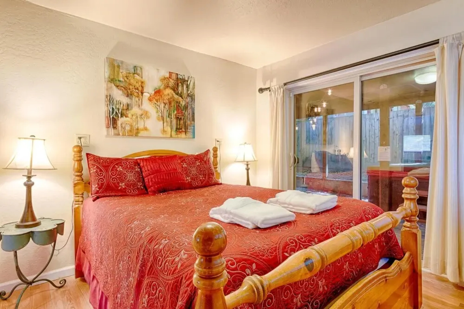 Moon River Redwoods Hot Tub BBQ Game Room Close to River