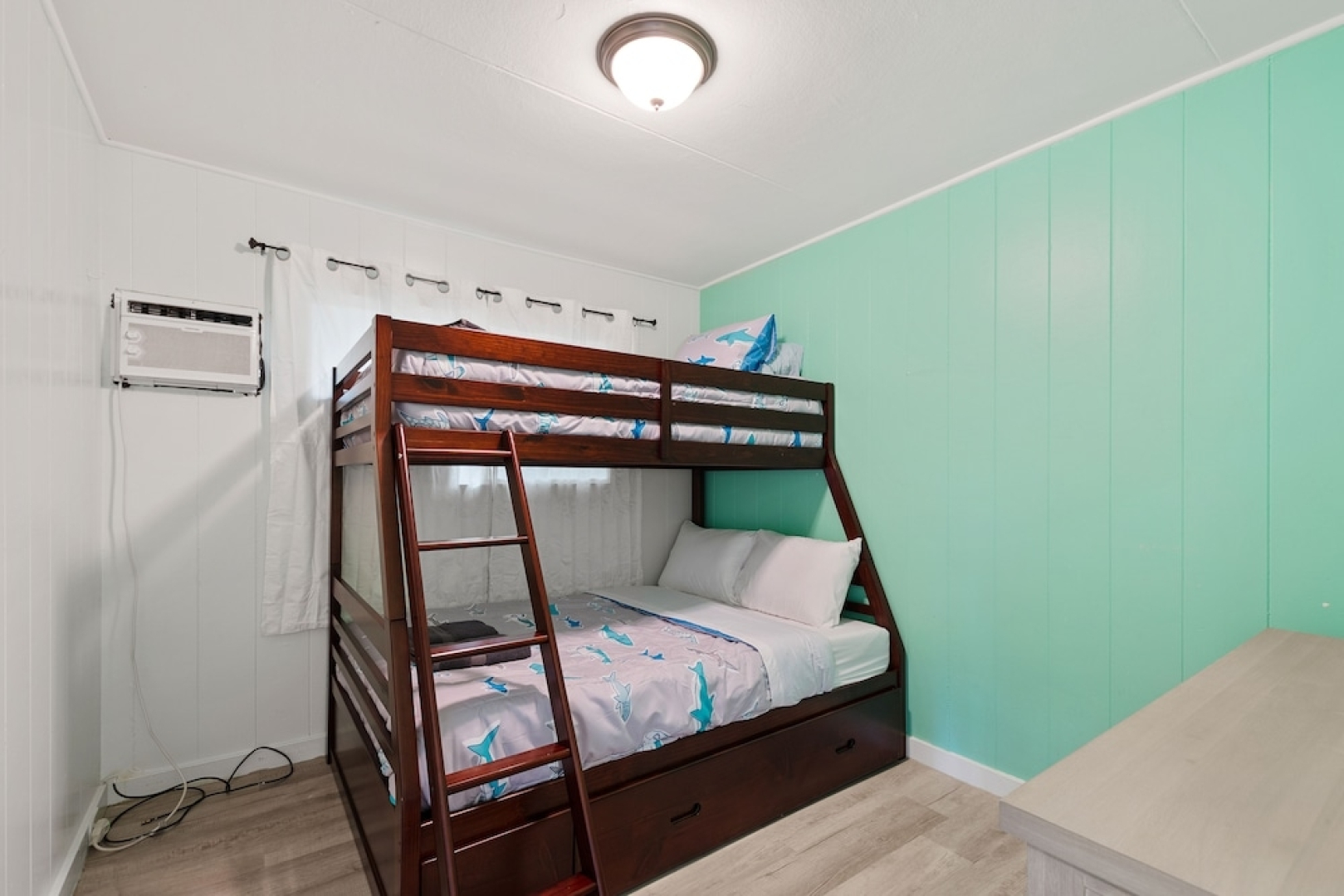 Ocean Front 3BR Back House w Gazebo