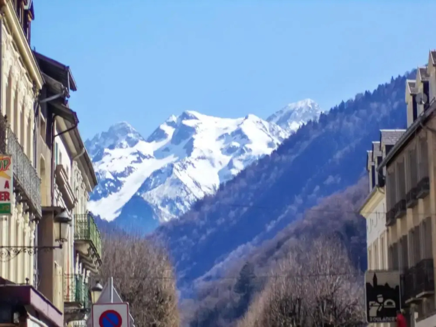 Apartment With 2 Bedrooms in Bagnères-de-luchon - 200 m From the Slope