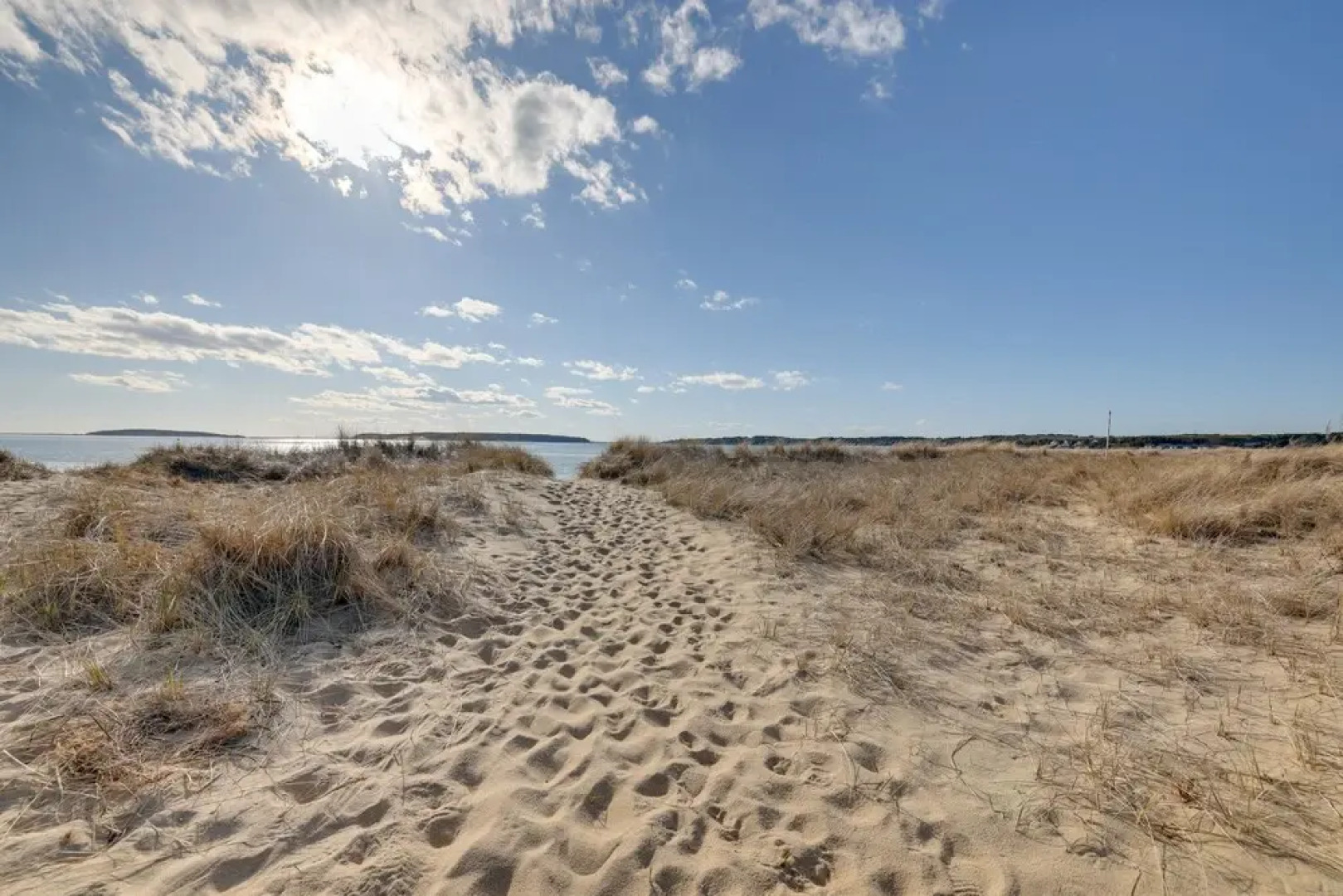 Wellfleet Home w/ Deck, Bay Views & Kayaks