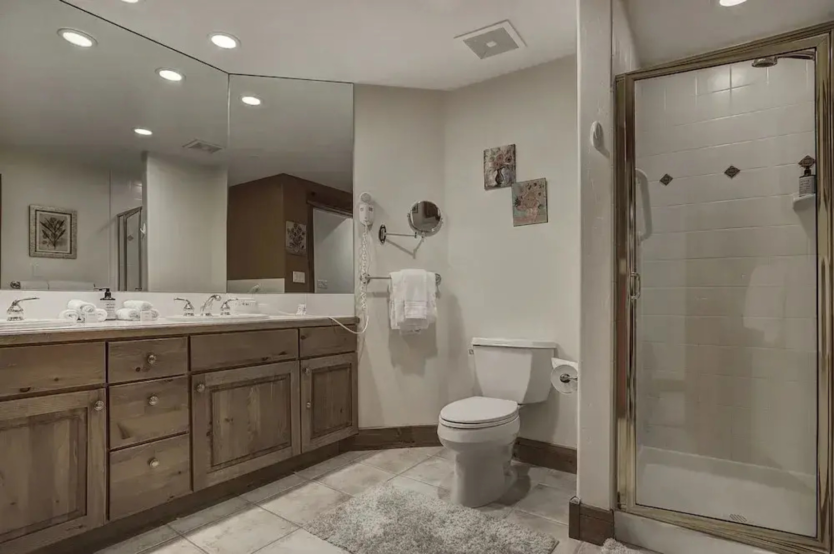 2br- Arrowhead Village- Great Location And Gorgeous  2 Bedroom Condo by RedAwning