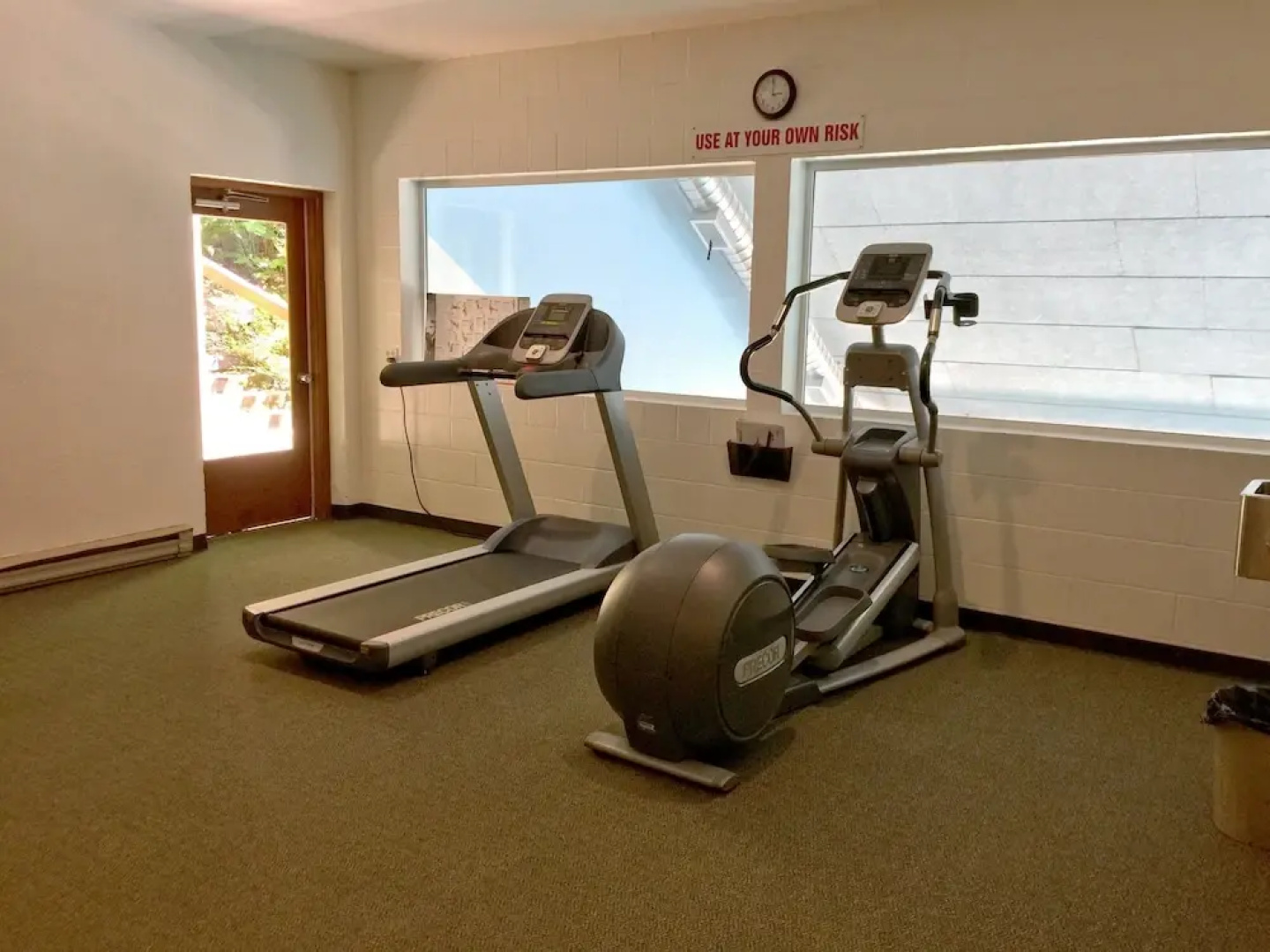 84SW - Sauna - Soaker Tub - Fireplace - Sleeps 6
