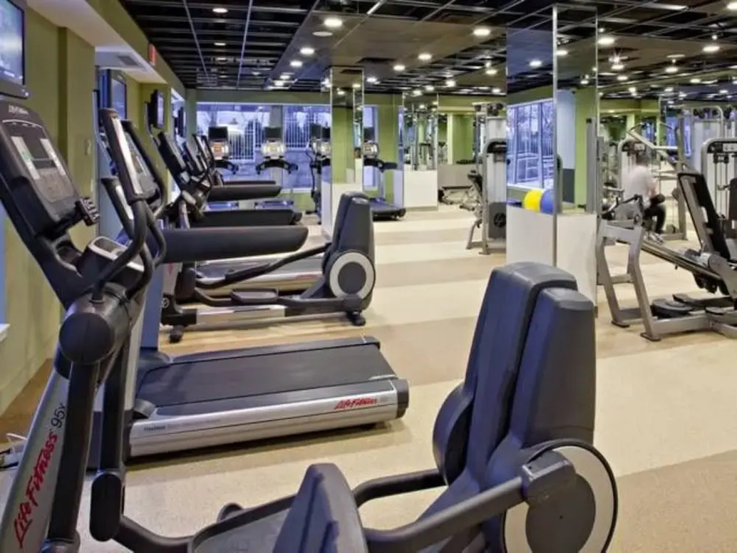 Global Luxury Suites at White Plains